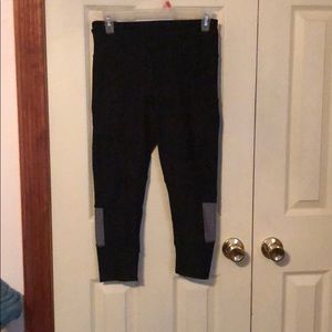 Black cropped leggings